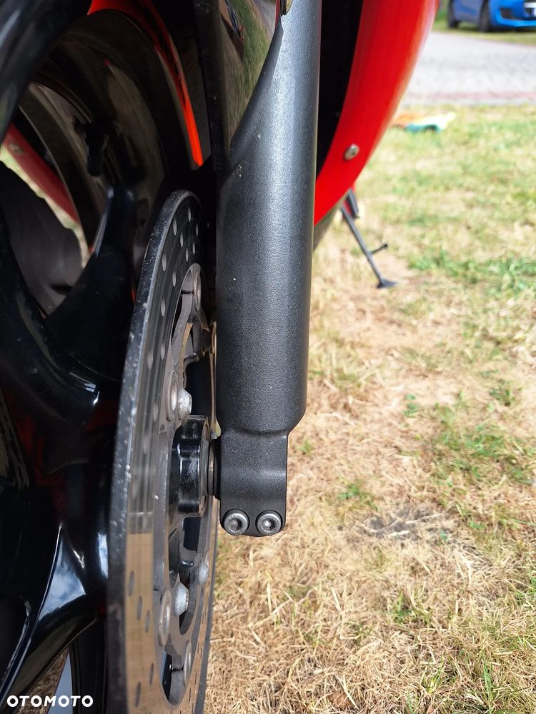 Yamaha YZF - 20