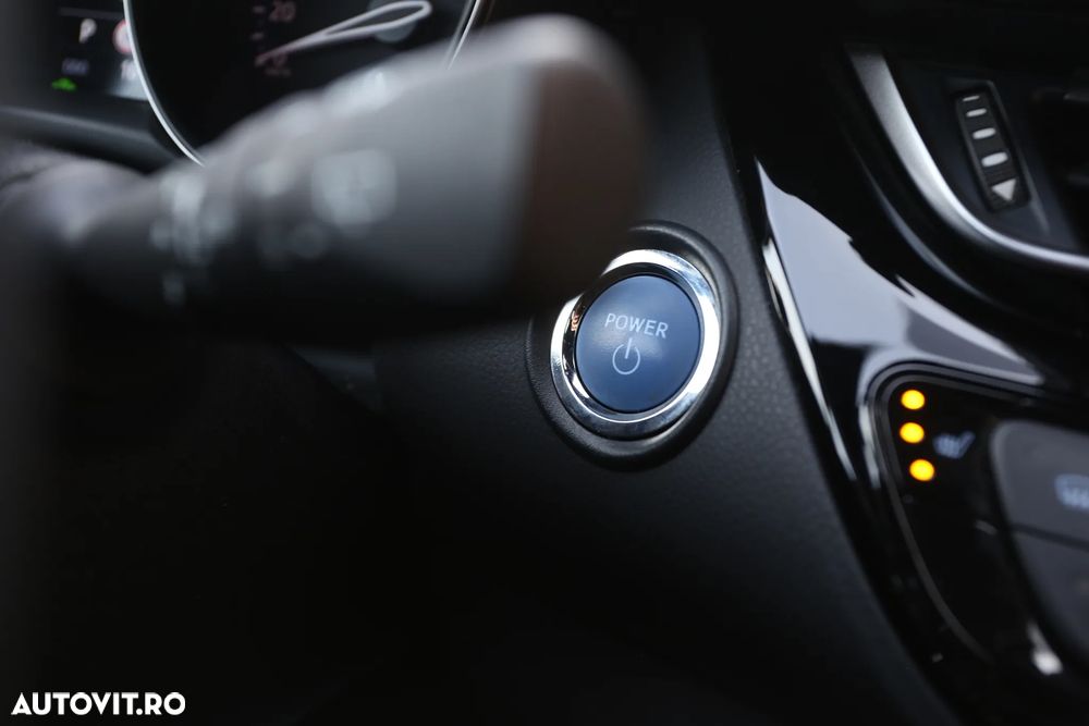 Toyota C-HR 2.0 HSD 184 CP 4x2 CVT C-lassy bi-tone - 17