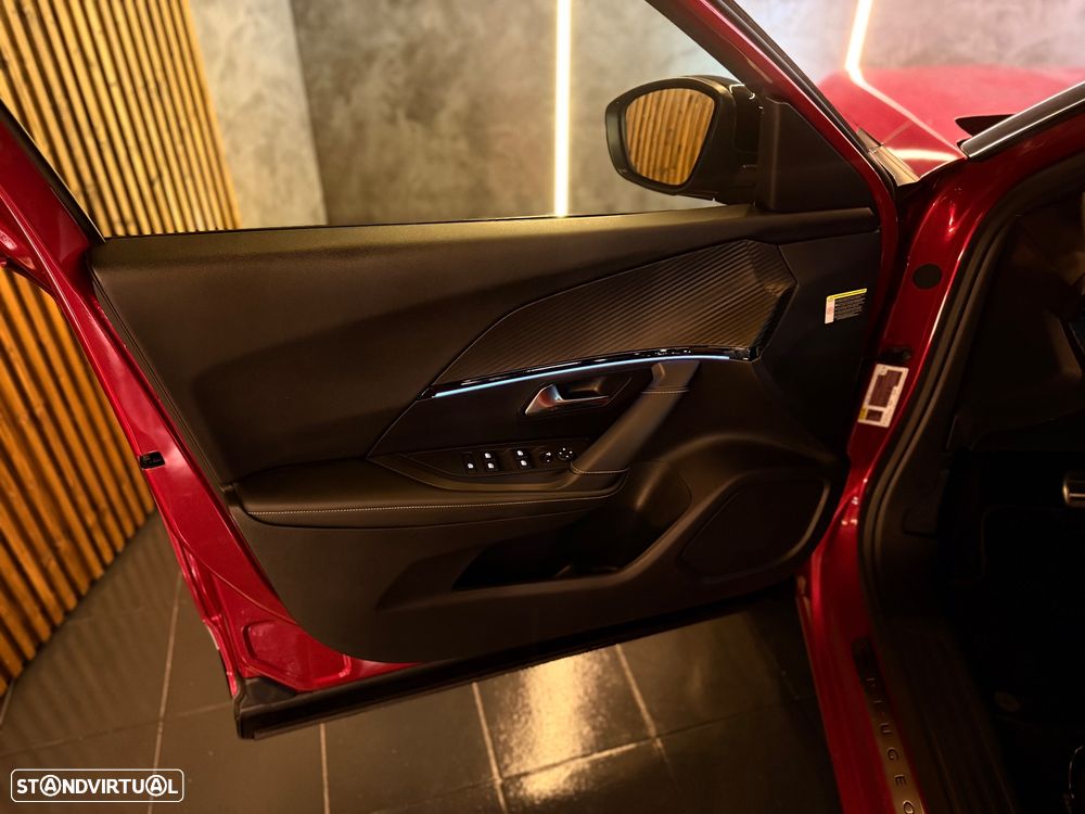 Peugeot e-2008 50 kWh GT Pack - 18