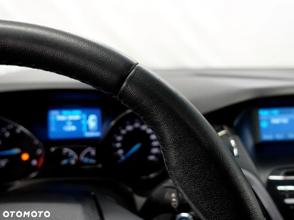 Ford Focus 1.6 EcoBoost Titanium - 23