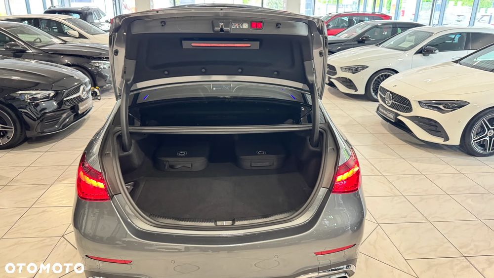 Mercedes-Benz Klasa C 300 e PHEV 4-Matic AMG - 36