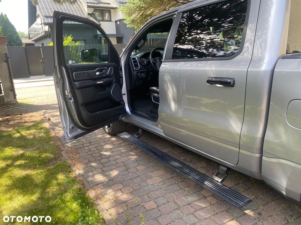 RAM 1500 Crew Cab Shortbed Laramie - 9
