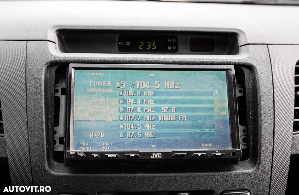 Toyota Hilux 4x4 Double Cab - 16