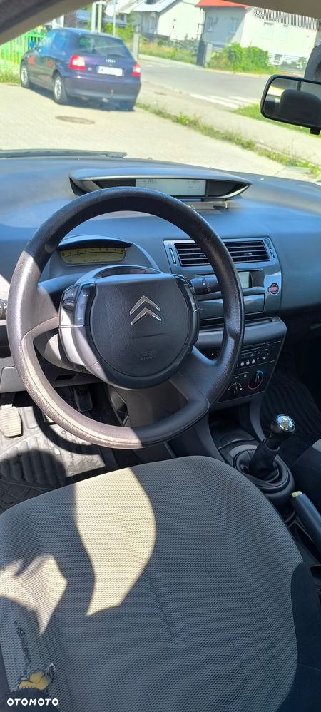 Citroën C4 1.6 16V X - 8