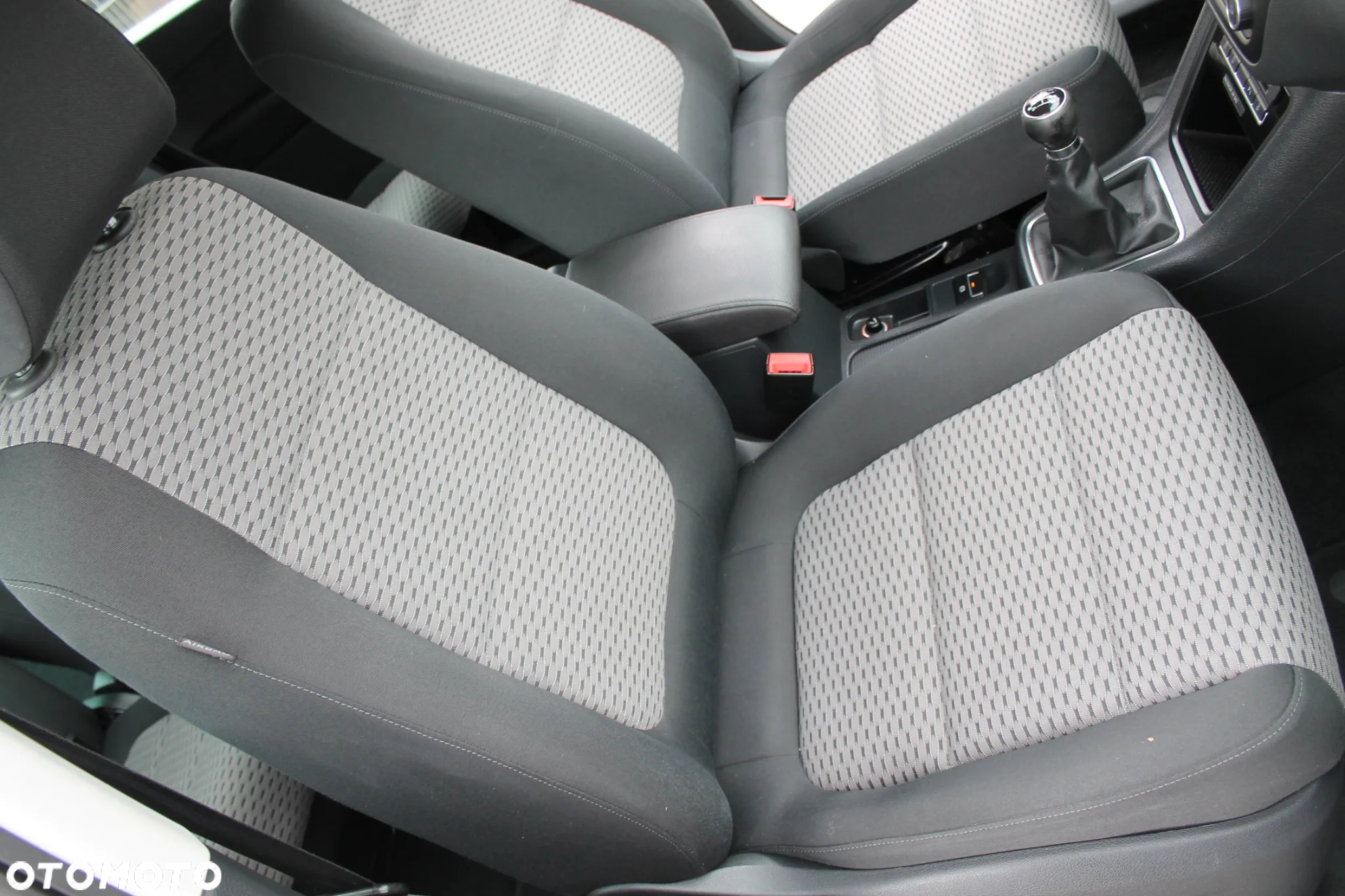 Volkswagen Sharan 2.0 TDI BlueMotion Technology Comfortline - 32