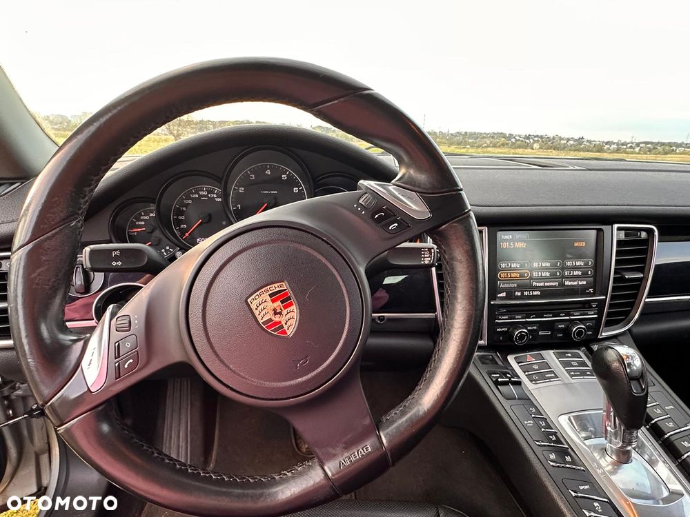 Porsche Panamera PDK - 7