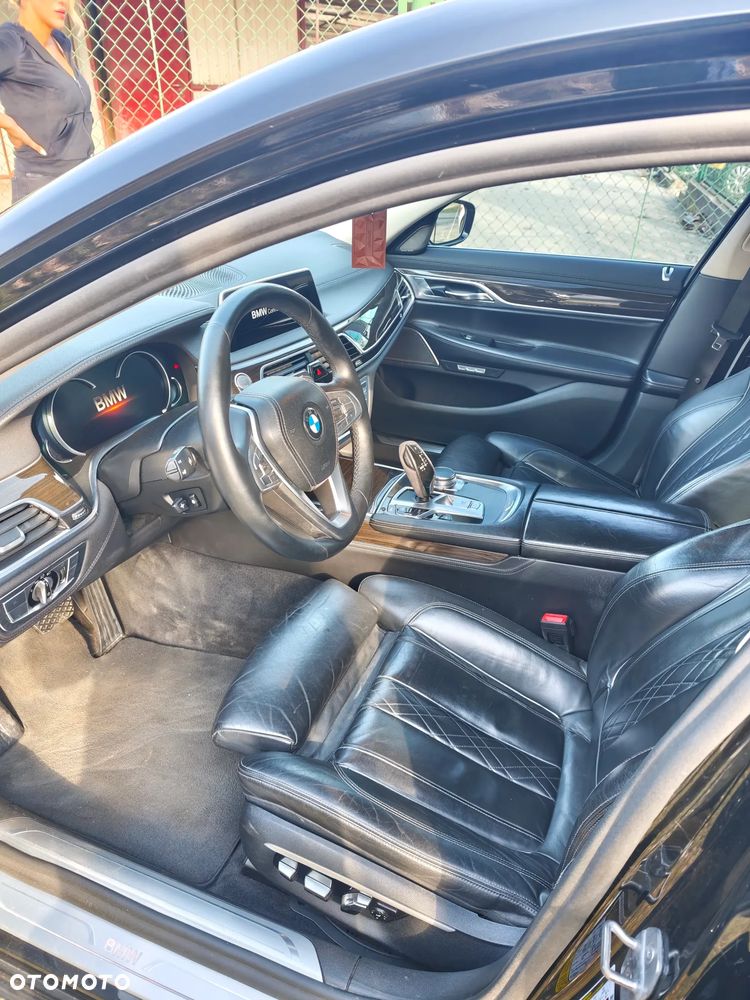 BMW Seria 7 750Li xDrive - 20
