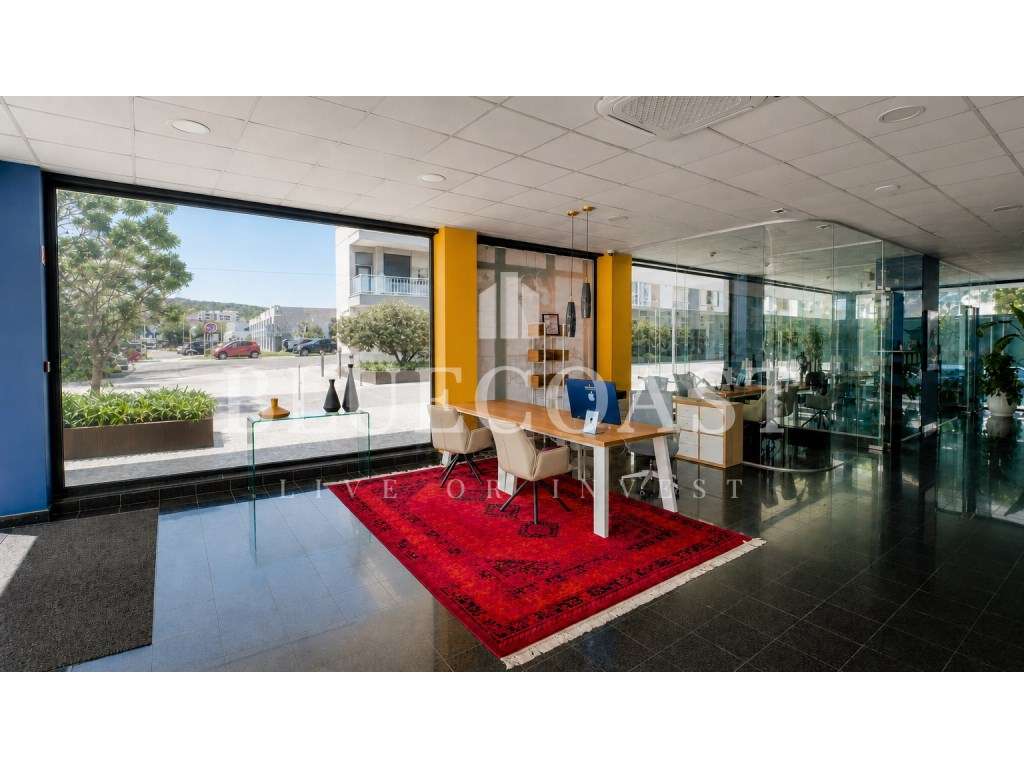 Espaço Comercial com excelente potencial e estacionamento - Grande imagem: 2/26