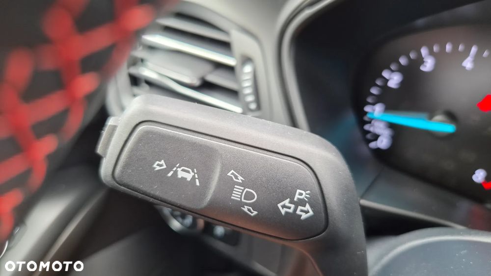 Ford Focus 1.0 EcoBoost Hybrid ST-LINE DESIGN - 19