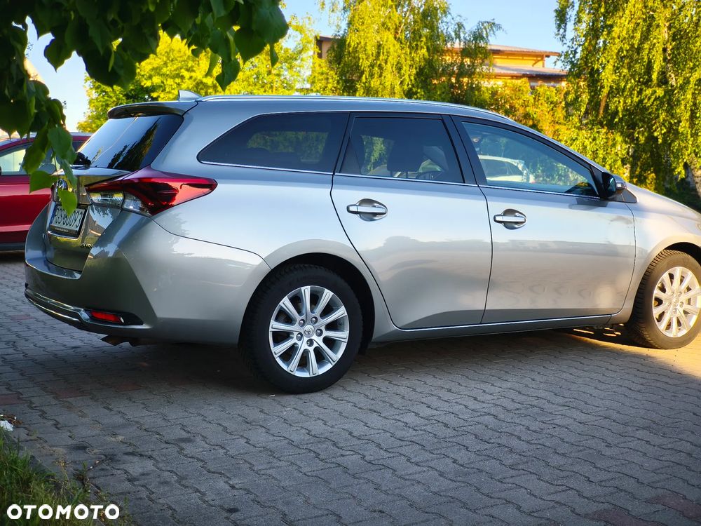 Toyota Auris 1.6 D-4D Dynamic - 8
