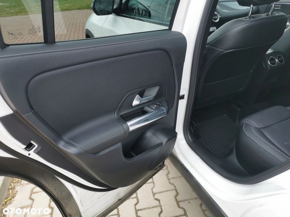 Mercedes-Benz GLA 250 4-Matic AMG Line - 18