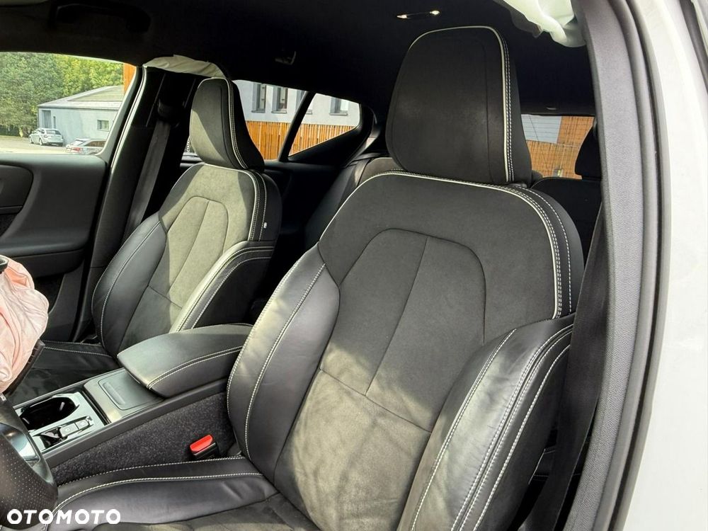 Volvo XC 40 B4 B AWD DKG RDesign - 22