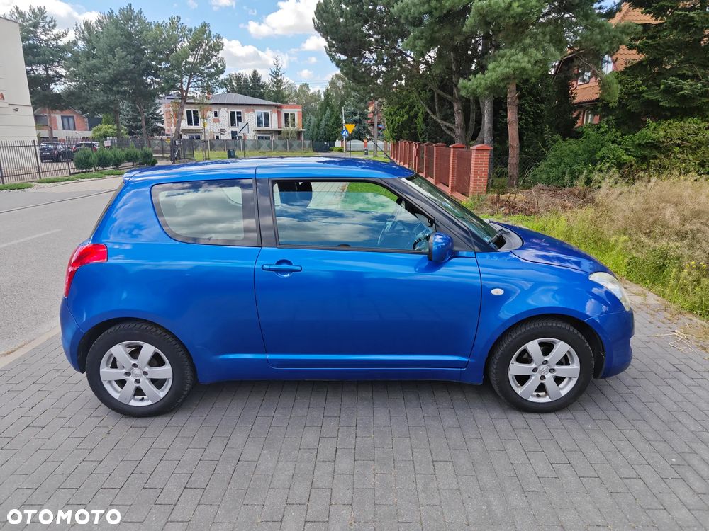Suzuki Swift 1.3 Club - 3