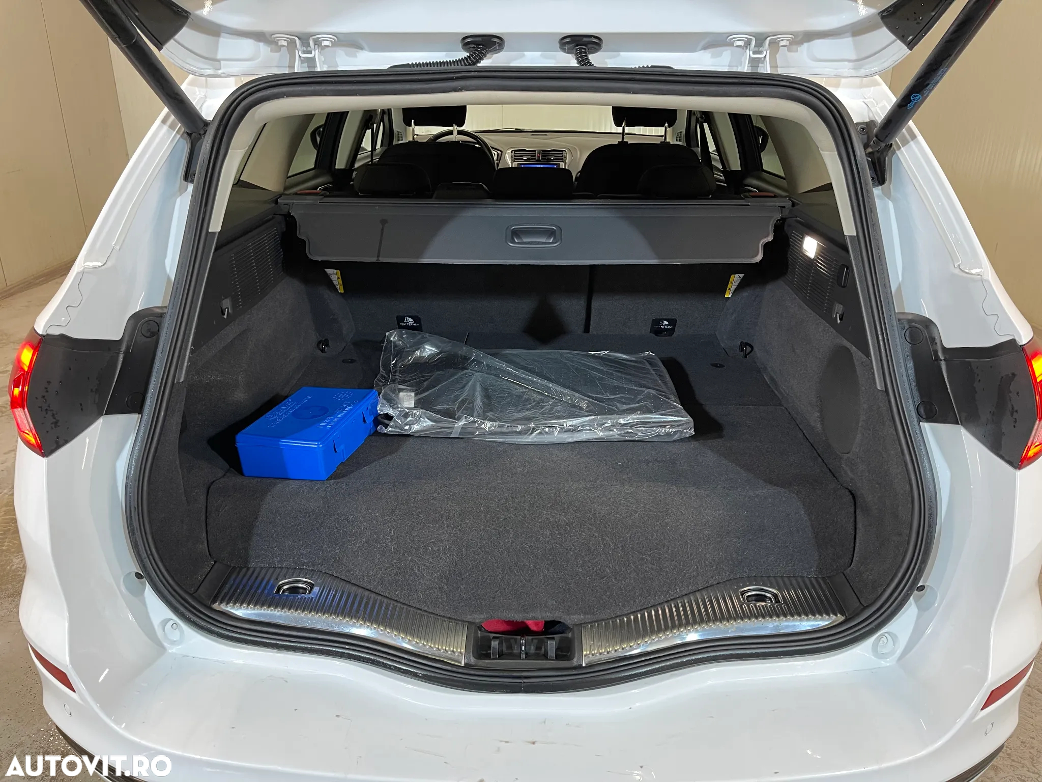 Ford Mondeo 2.0 HEV Titanium - 11