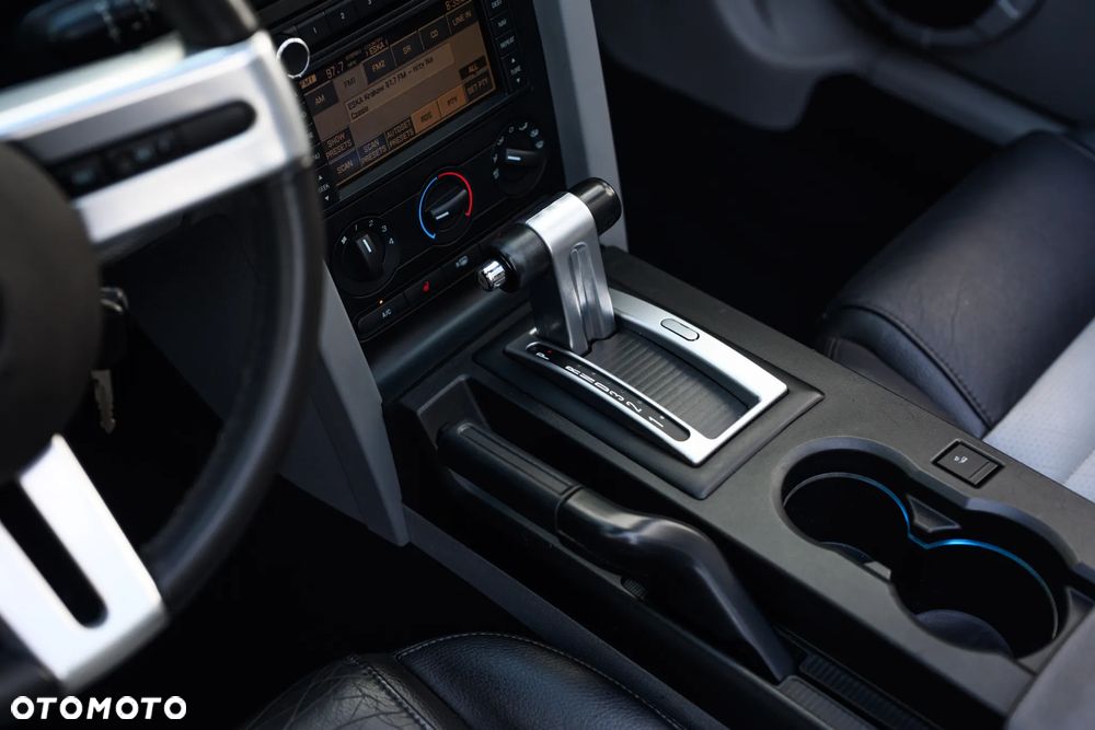 Ford Mustang 4.6 V8 GT Premium - 36