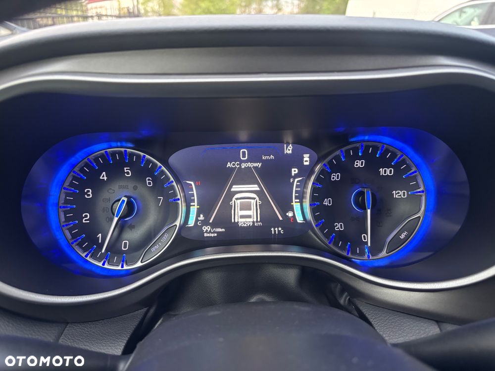 Chrysler Pacifica - 28