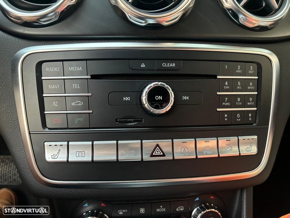 Mercedes-Benz GLA 250 4Matic 7G-DCT Style - 8