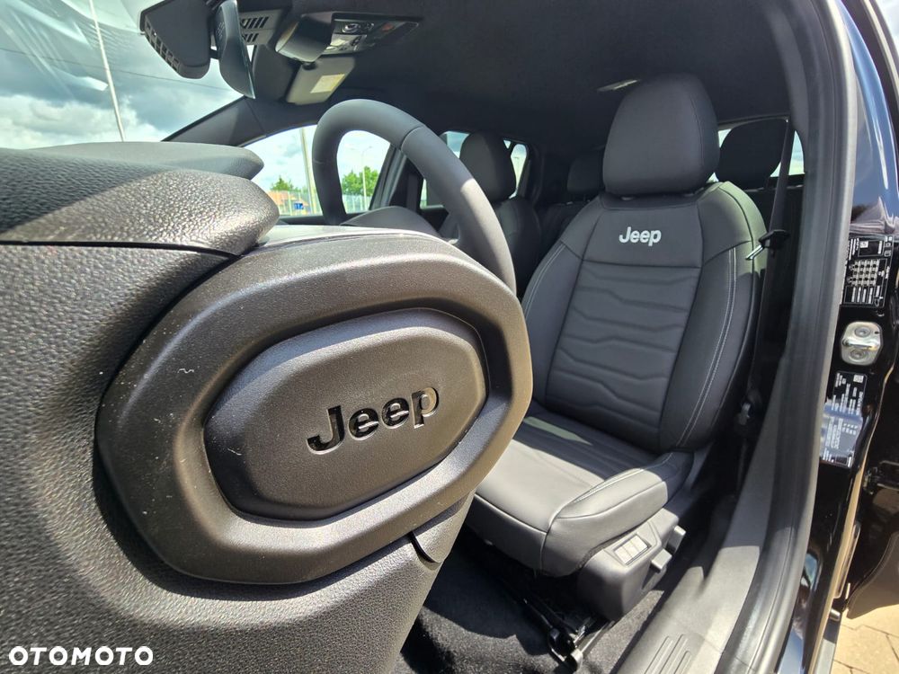 Jeep Avenger 1.2 T3 mHEV Black Edition FWD eDCT6 - 14