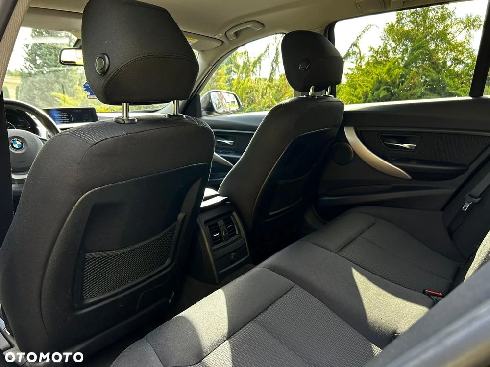 BMW Seria 3 318d Touring - 20