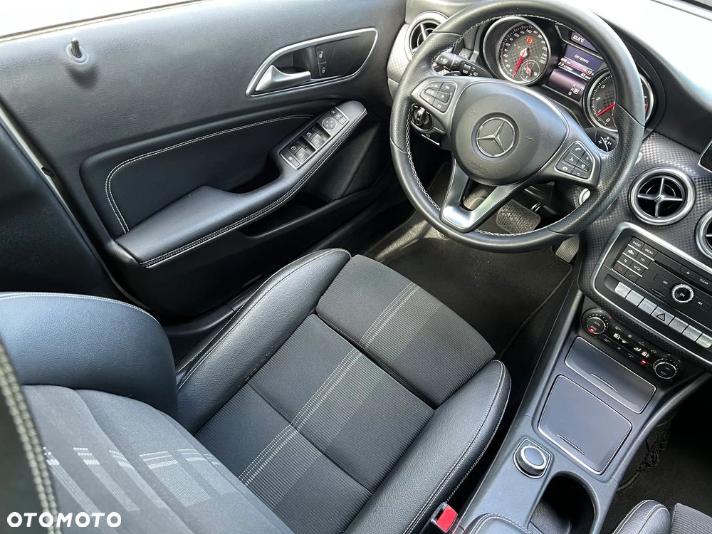 Mercedes-Benz Klasa A 200 7G-DCT Activity Edition - 10
