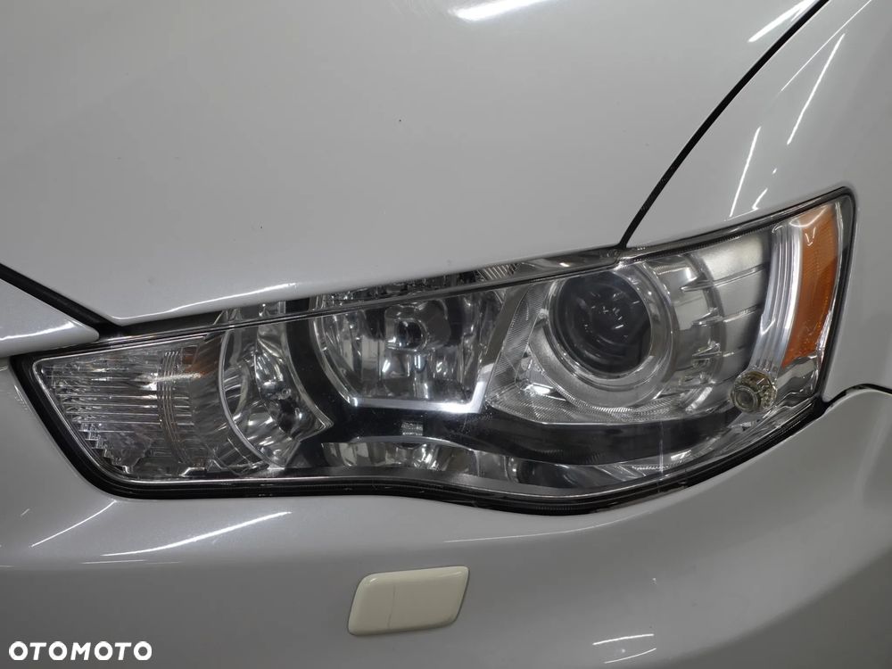 Mitsubishi Outlander - 13