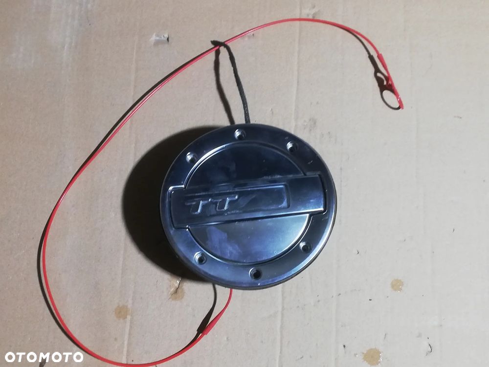 AUDI TT 8S klapka wlewu paliwa CHROM