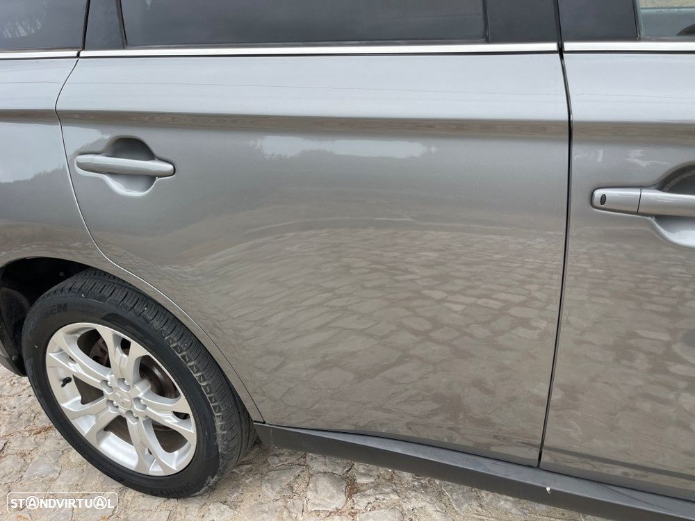 Mitsubishi Outlander 2.2 DI-D Instyle - 20