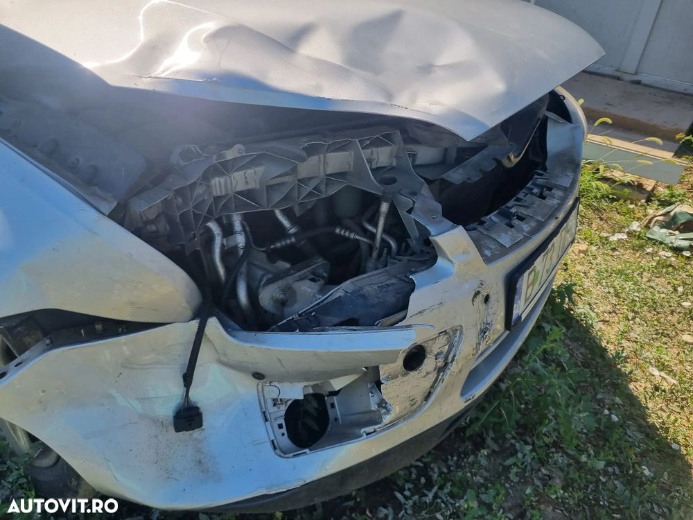 Ford Focus 1.4i Trend - 1