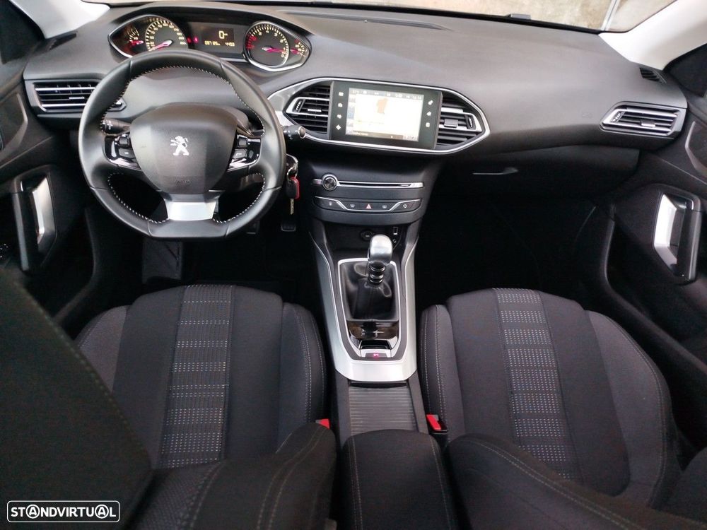 Peugeot 308 SW 1.2 PureTech Allure J17 - 4