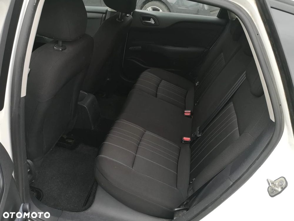Citroën C4 1.6 HDi Attraction - 22