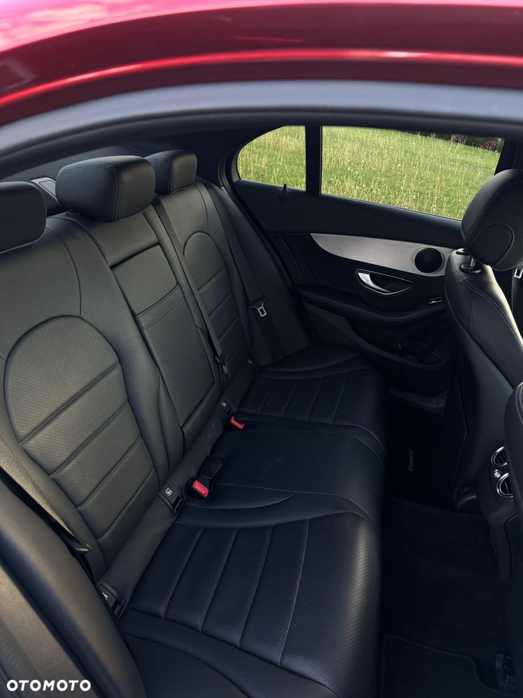 Mercedes-Benz Klasa C 200 4-Matic 7G-TRONIC - 16