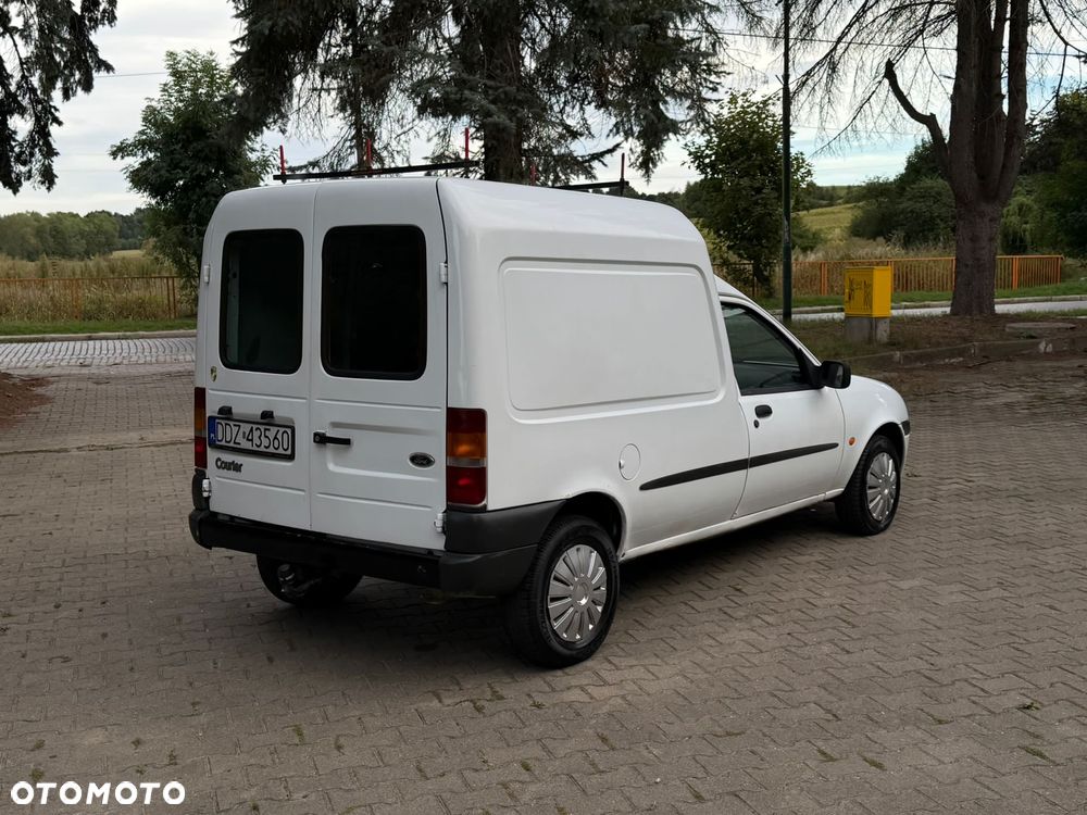Ford Courier - 6