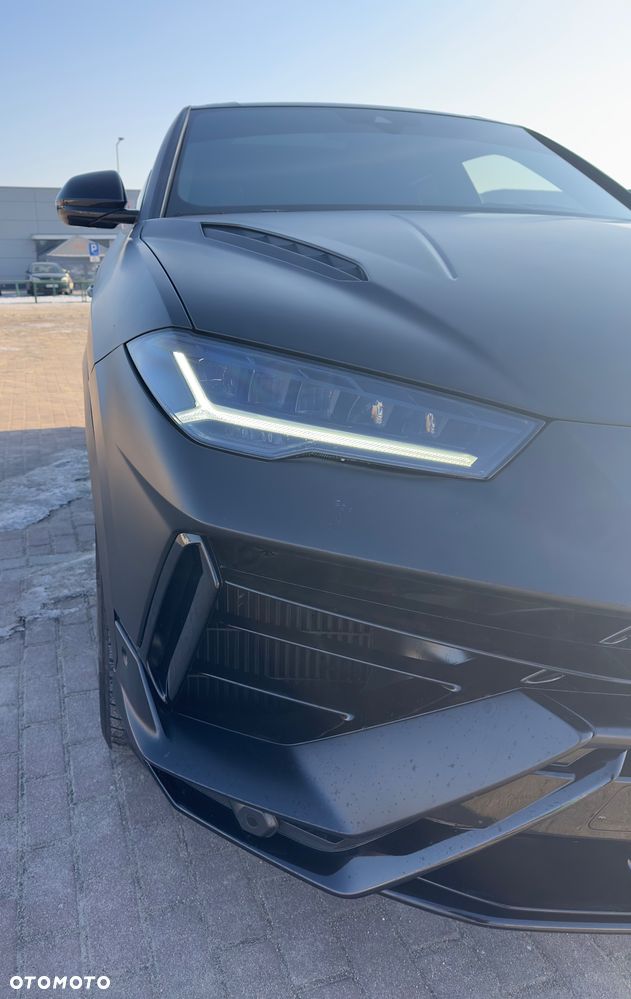 Lamborghini Urus - 13