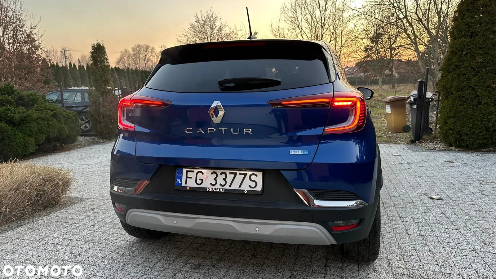 Renault Captur 1.6 E-TECH Full Hybrid 145 Techno - 11