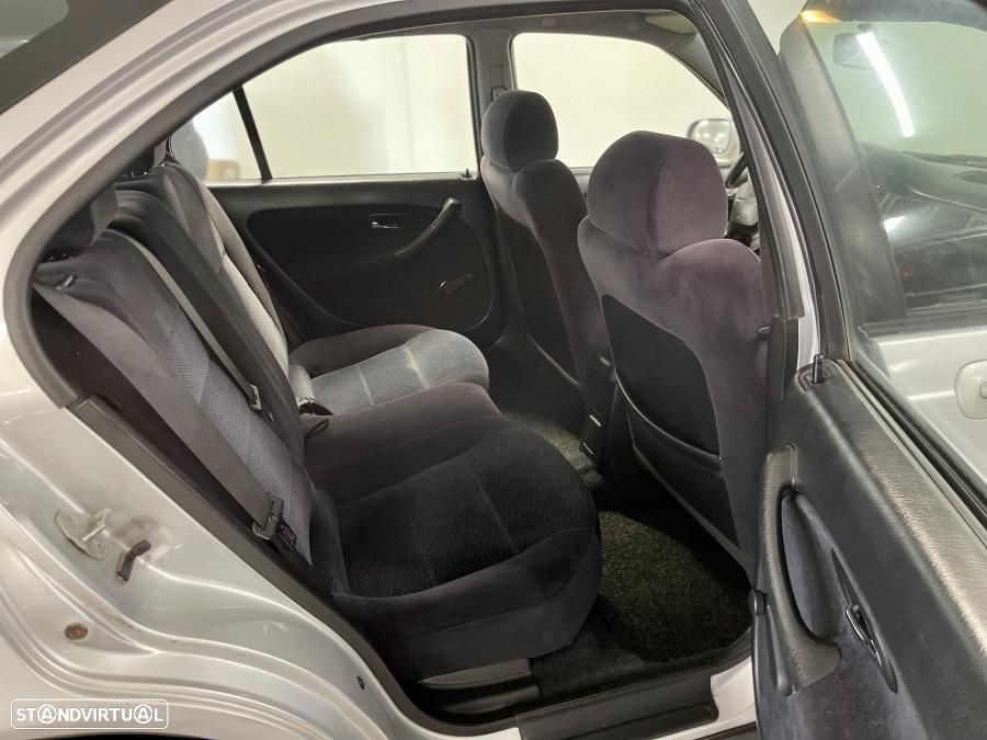 Honda Civic Aerodeck 1.5i - 12