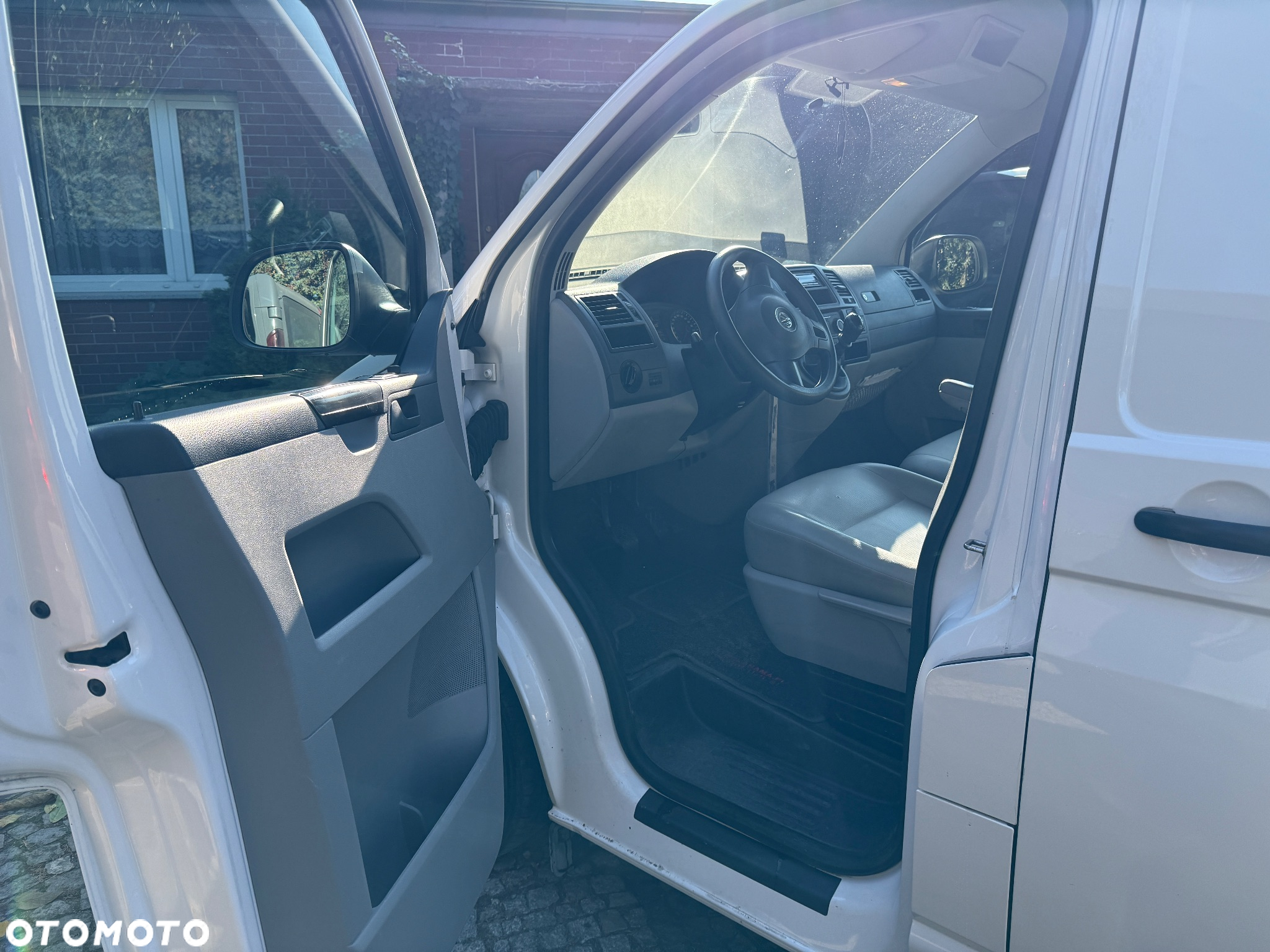 Volkswagen Transporter T5 Doka Kurz Trendline - 2