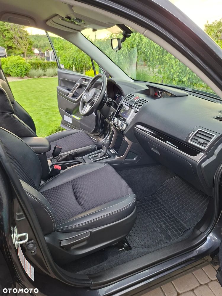 Subaru Forester 2.0 XT Comfort Lineartronic - 11