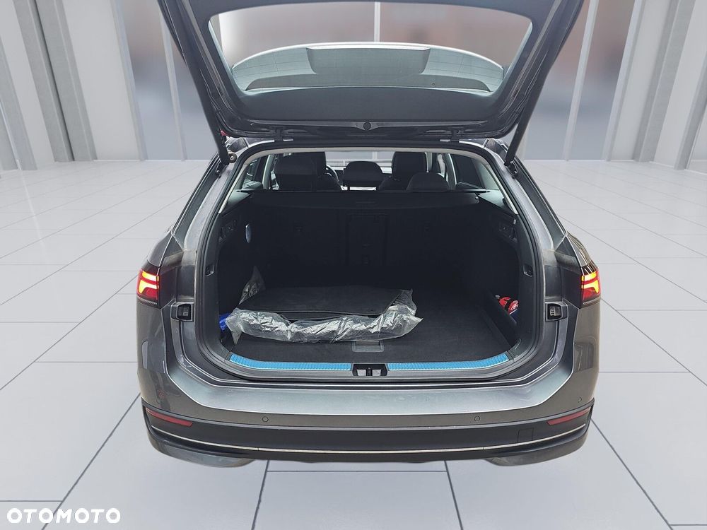 Volkswagen Passat - 20