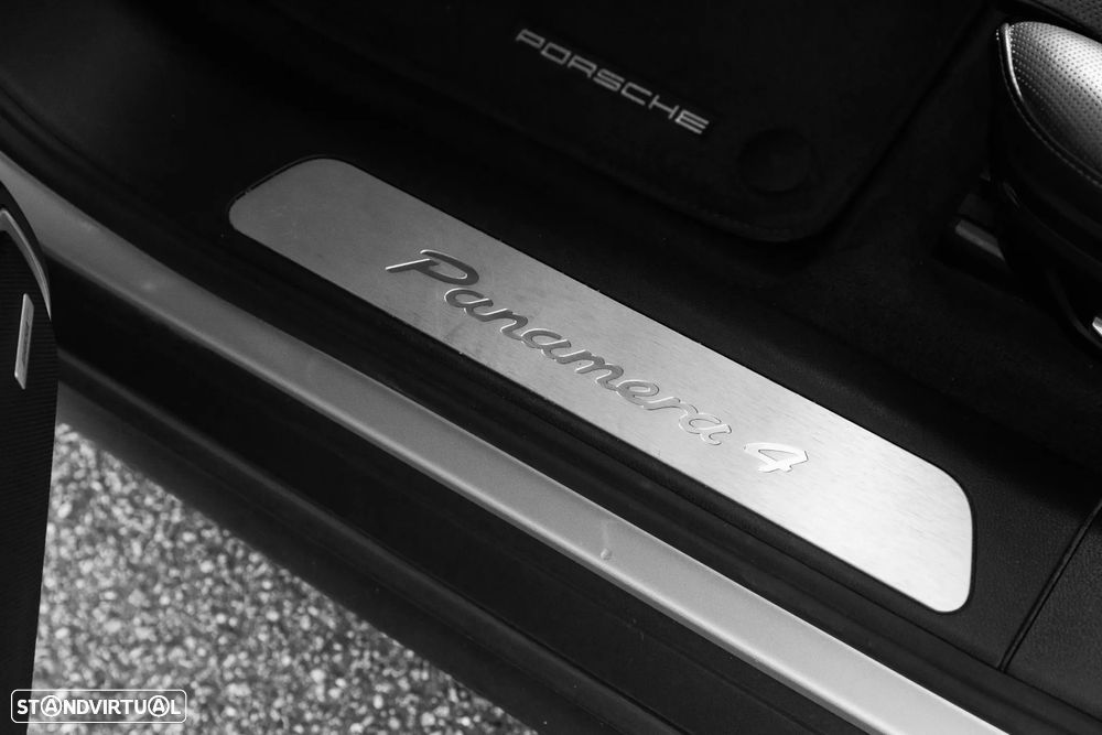 Porsche Panamera Sport Turismo 4 E-Hybrid - 11