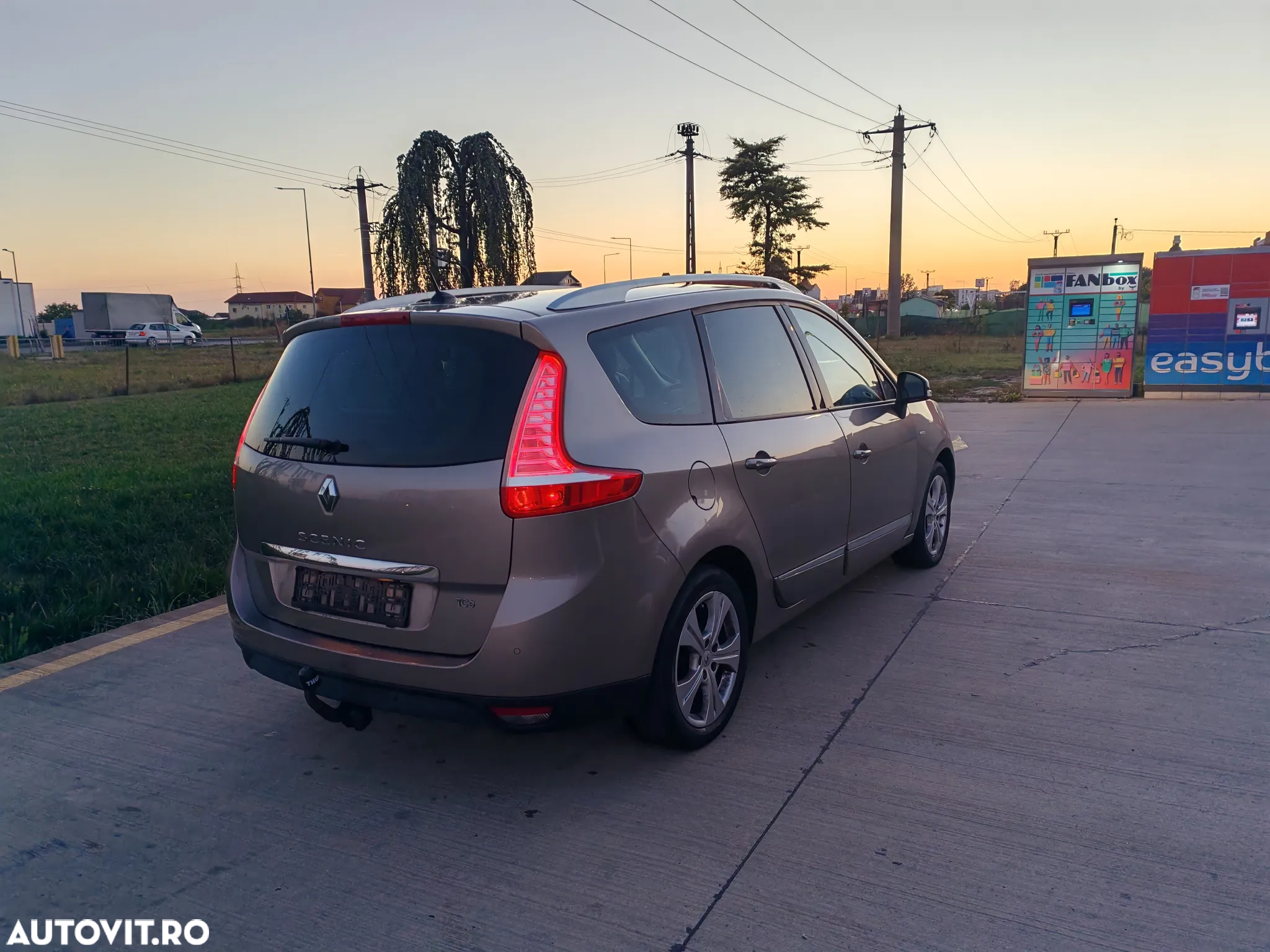 Renault Scenic ENERGY TCe 115 Bose Edition - 17