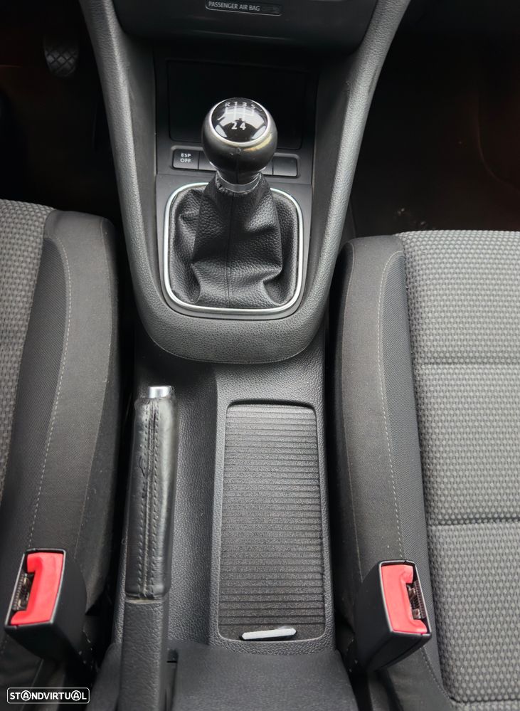 VW Golf 2.0 TDi Confortline - 11