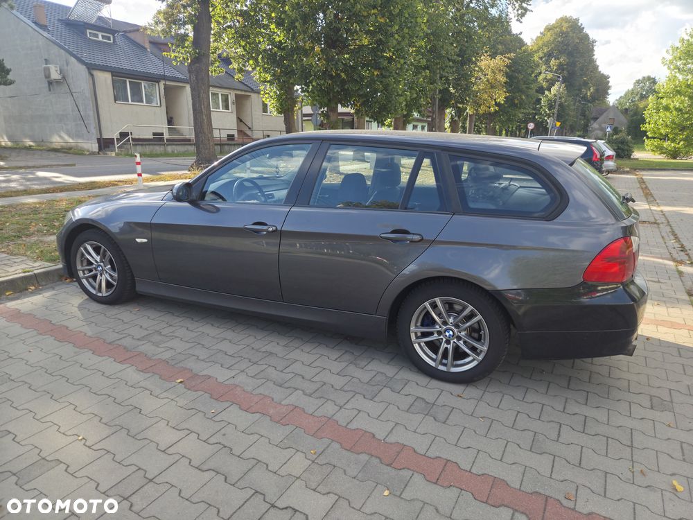 BMW E91 2006 photo 2