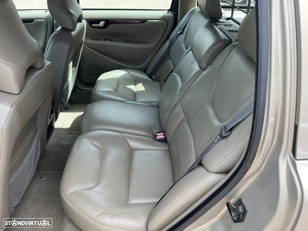 Volvo XC 70 D5 Nivel 2 Auto. - 13