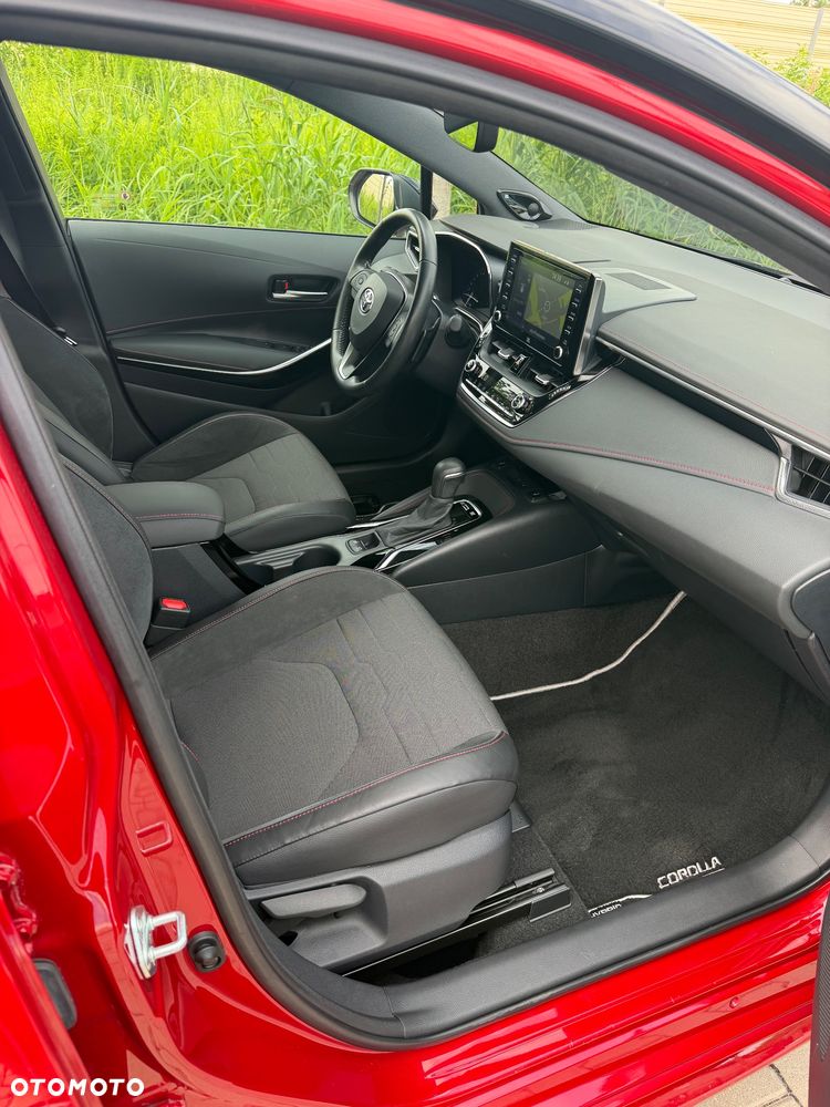 Toyota Corolla 2.0 Hybrid Executive - 14