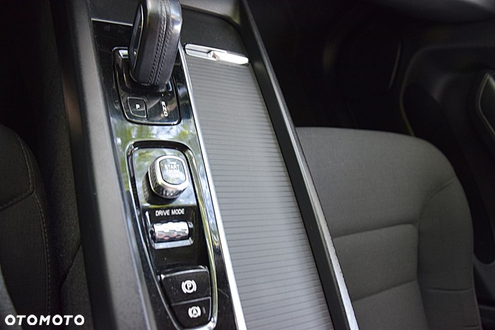 Volvo XC 60 B4 D AWD Geartronic Inscription - 19