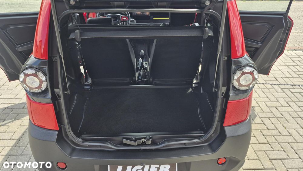 Ligier JS50 - 32