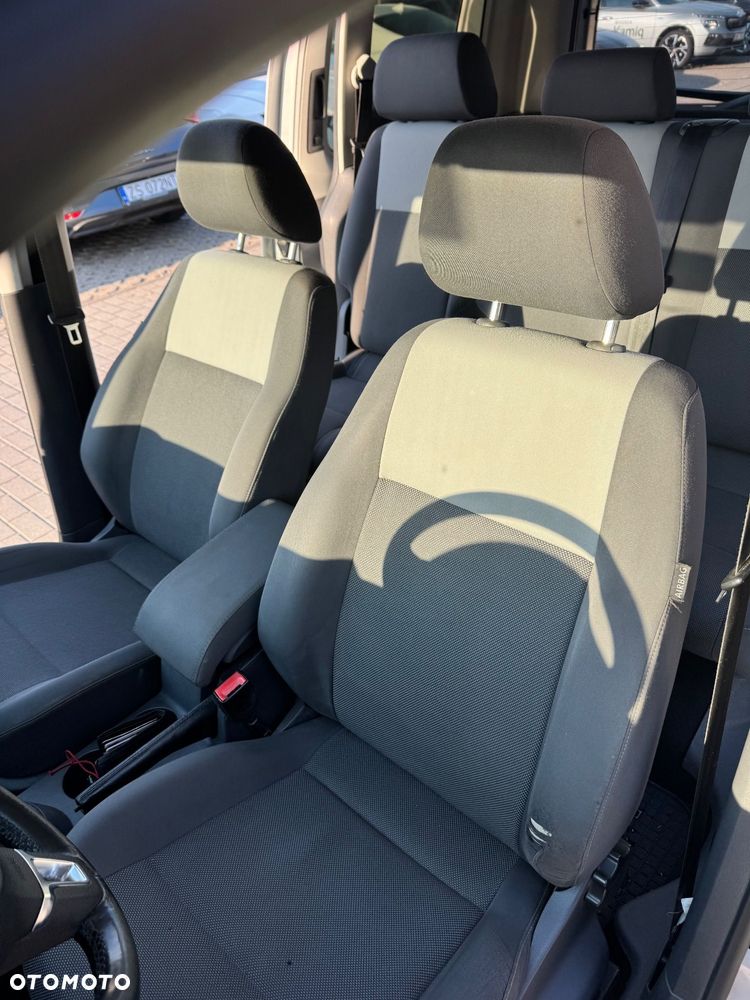 Volkswagen Caddy Comfortline - 14