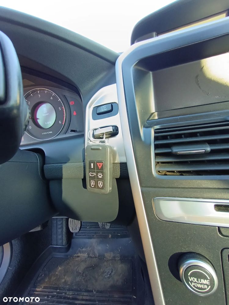 Volvo XC 60 2.4D DRIVe - 28