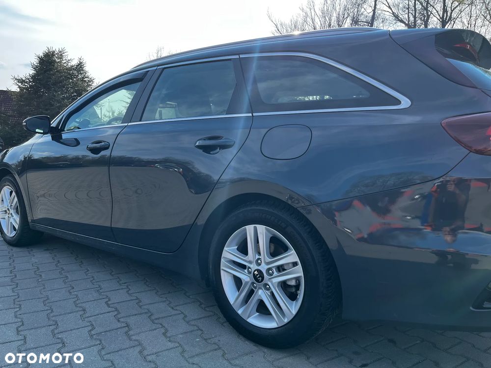 Kia Ceed - 4