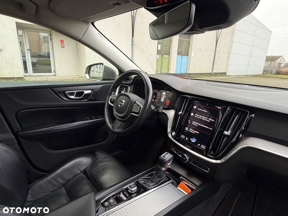 Volvo V60 Cross Country D4 AWD Geartronic Pro - 17